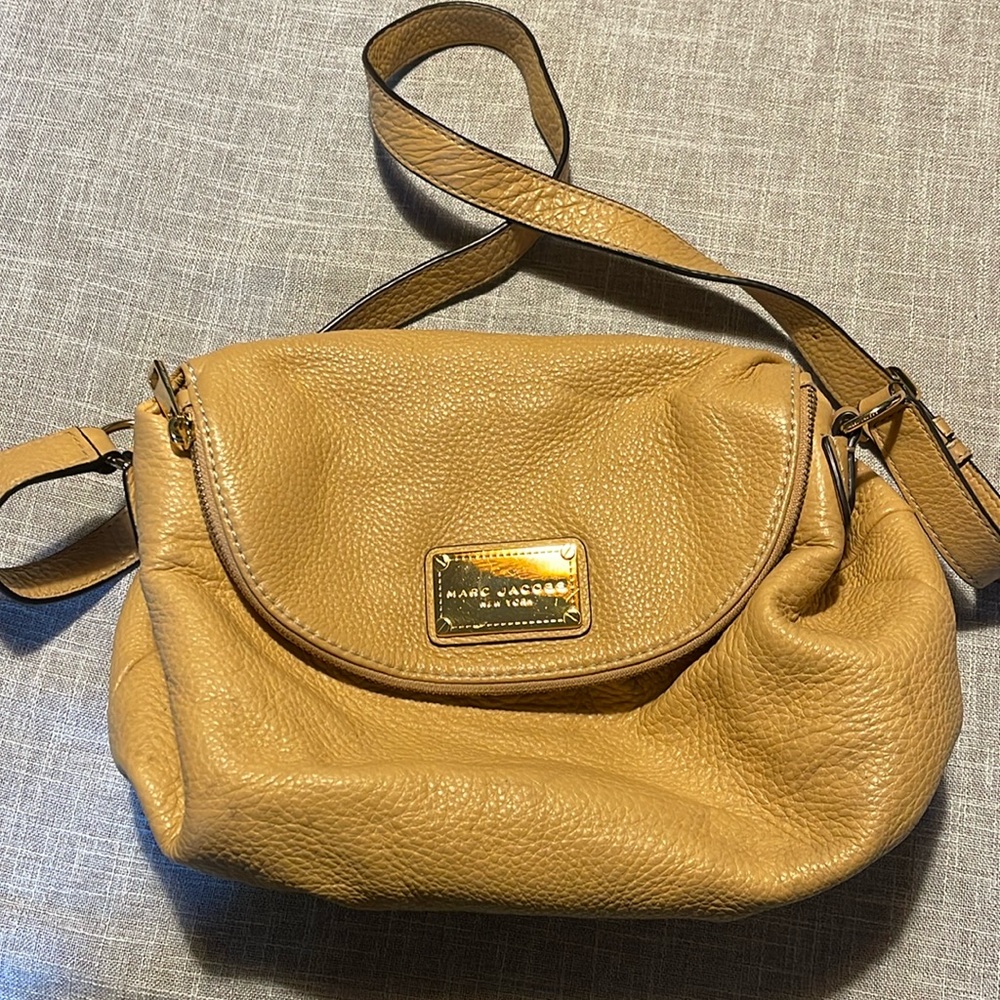 Marc Jacob’s leather tan bag